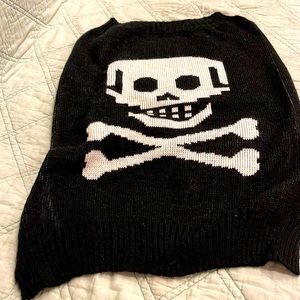 Size XL skull sweater